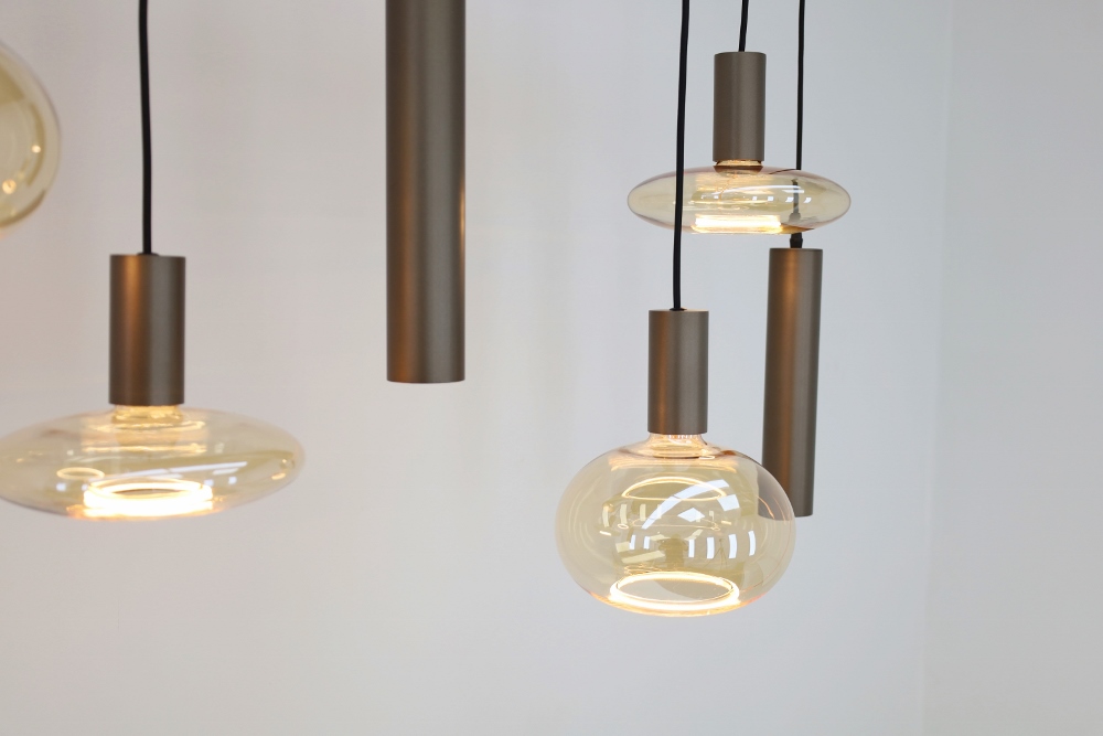 Hanglamp XIVA II 130 x 25 cm 7-lichts mokkabruin | Compleet