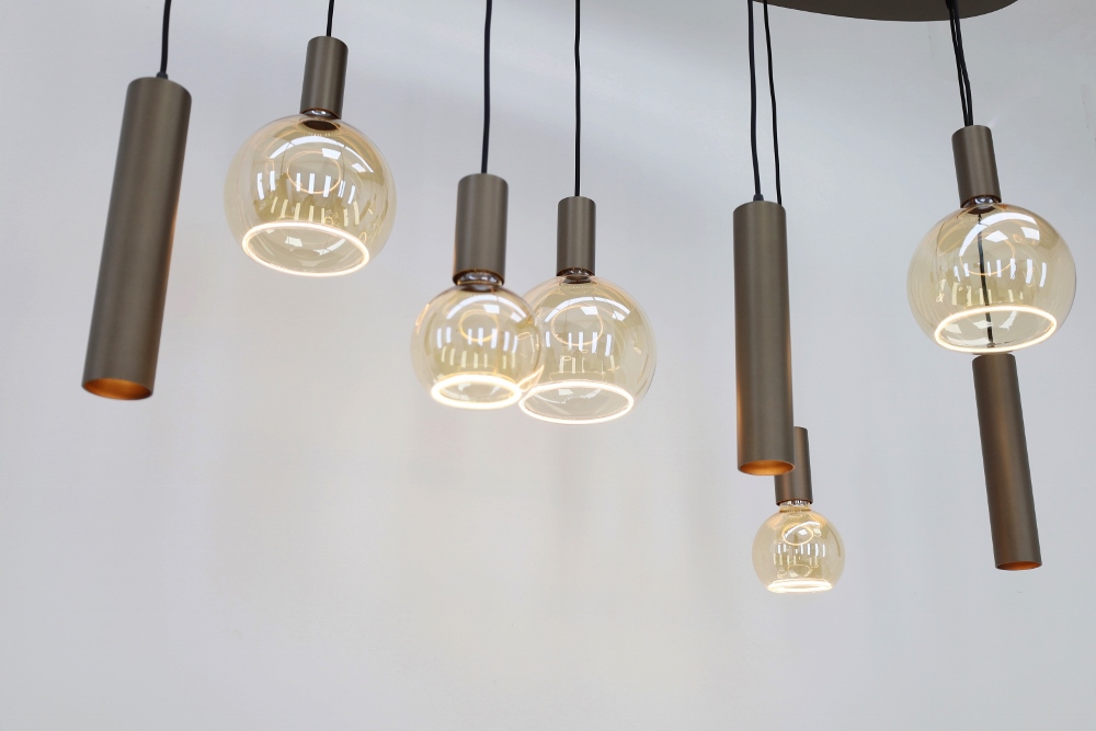 Hanglamp XIVA I ovaal 140 x 50 cm 8-lichts mokkabruin | Compleet