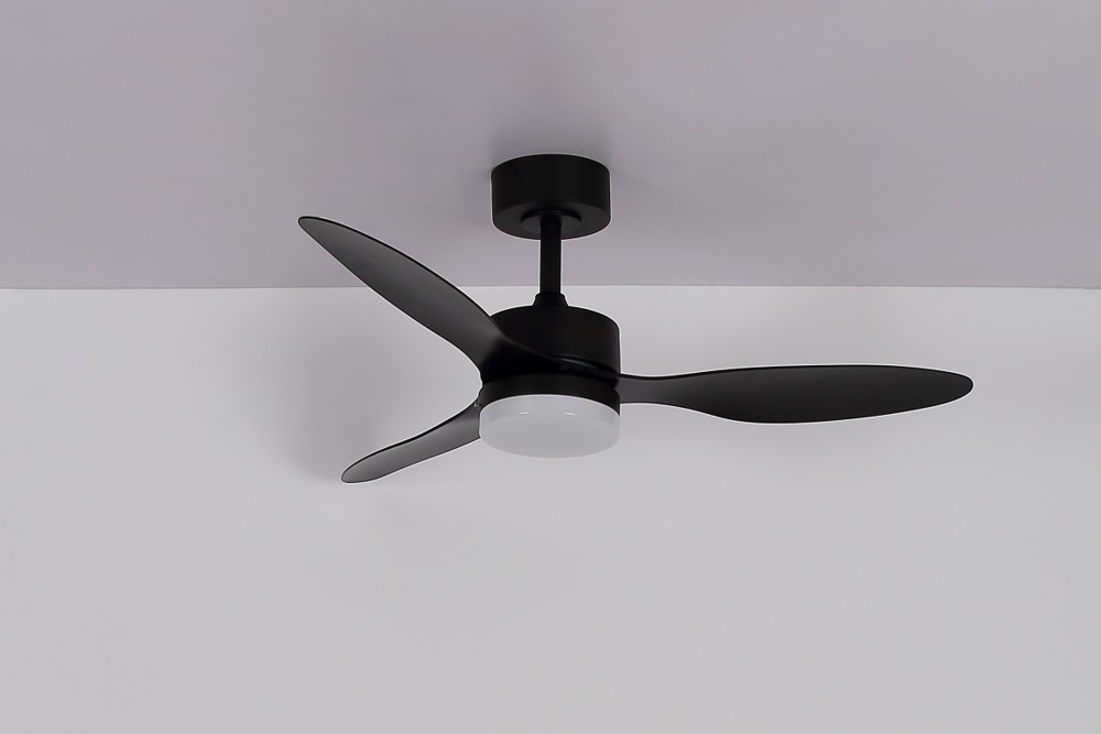 Strakke plafondventilator BORGUND zwart &Oslash; 106 cm met lamp | 6 snelheden