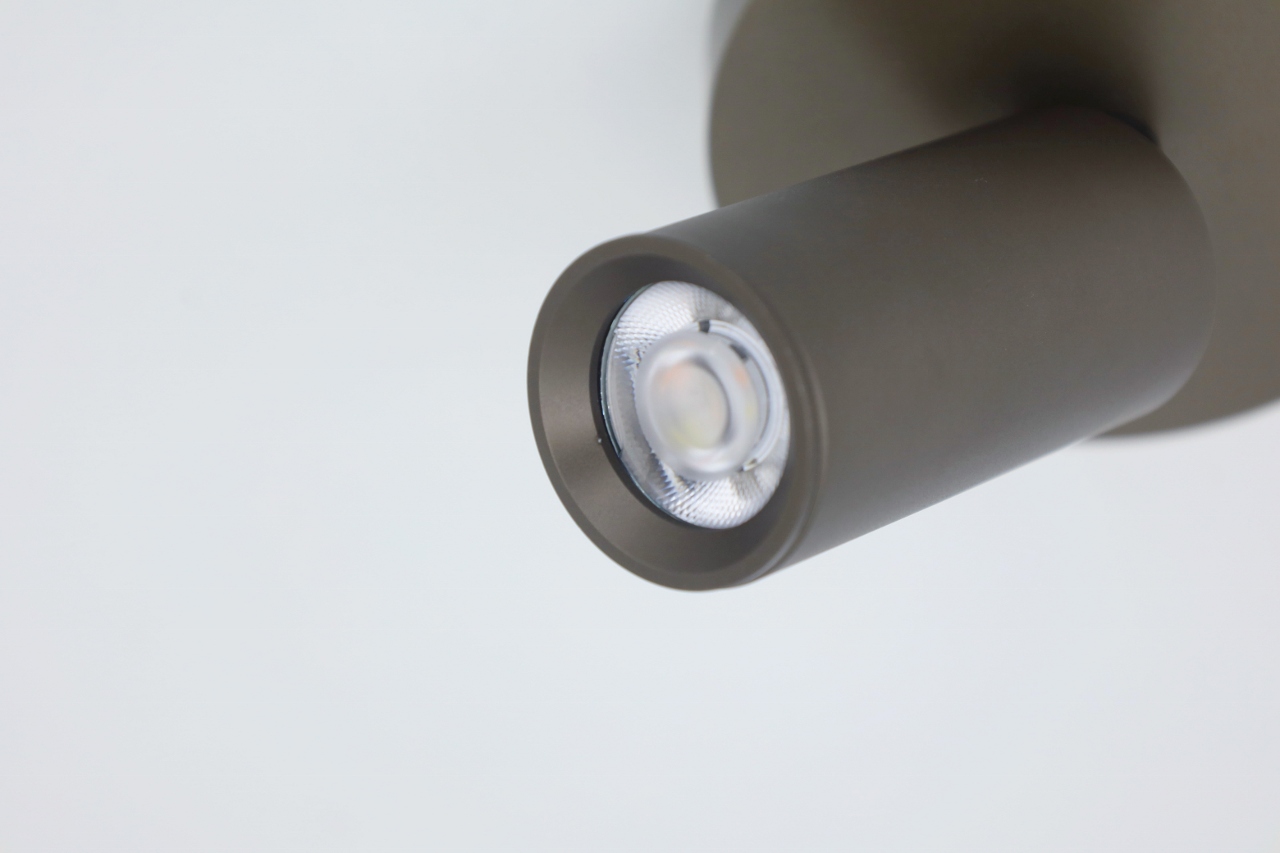 Strakke opbouwspot CHIRA 1-lichts | Brons
