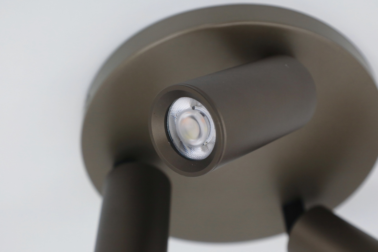 Strakke opbouwspot CHIRA 3-lichts | Brons