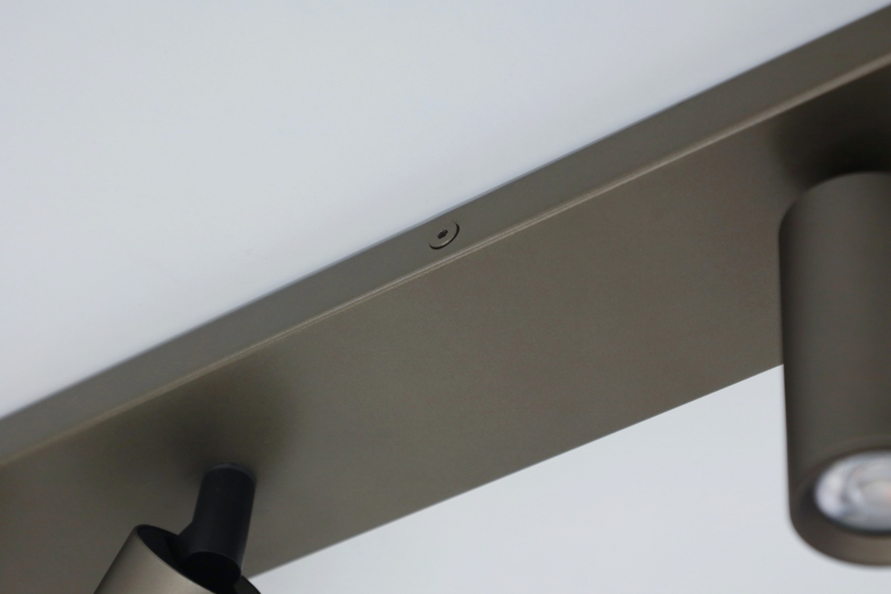 Strakke opbouwspot CHIRA 4-lichts | Brons