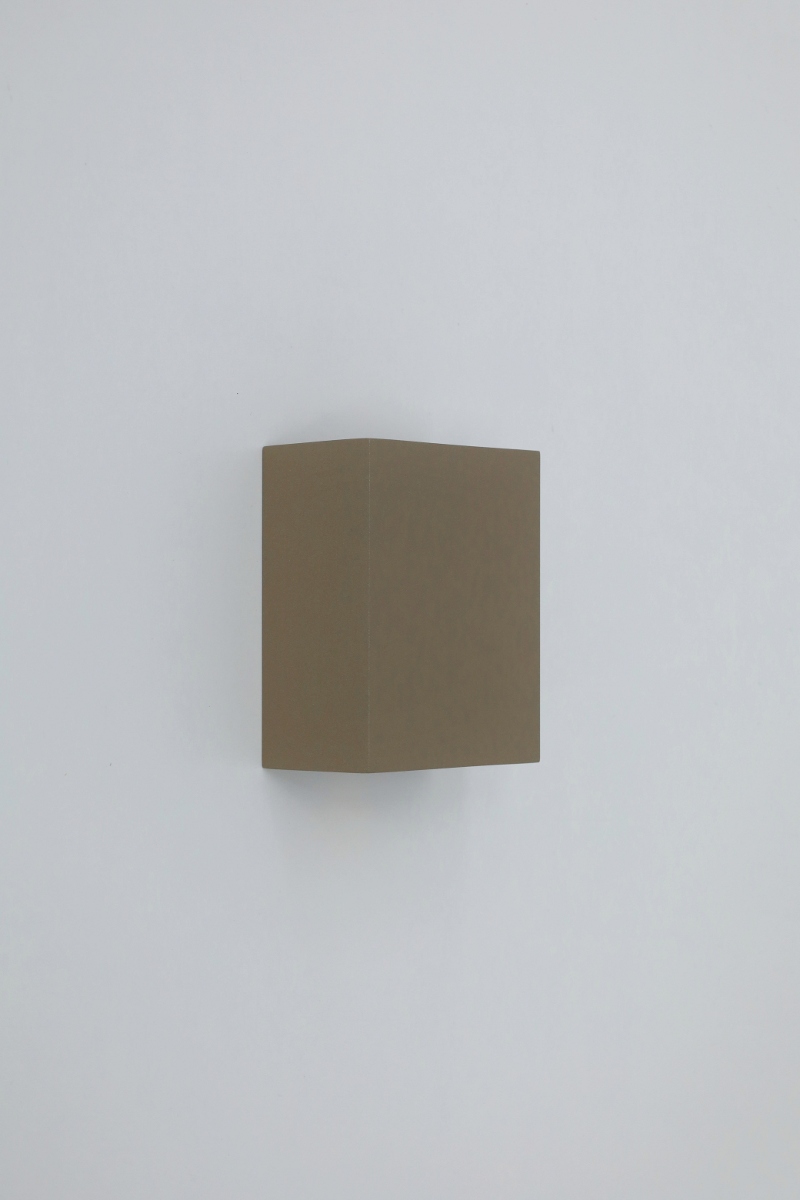 Strakke wandlamp EROS | Zand