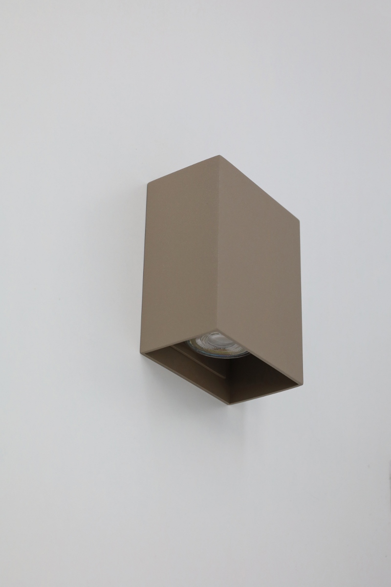 Strakke wandlamp EROS | Zand