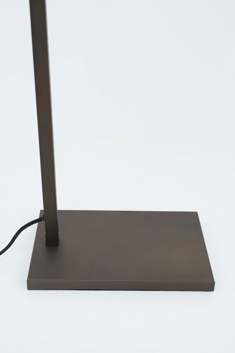 Strakke vloerlamp STANG | Cacao