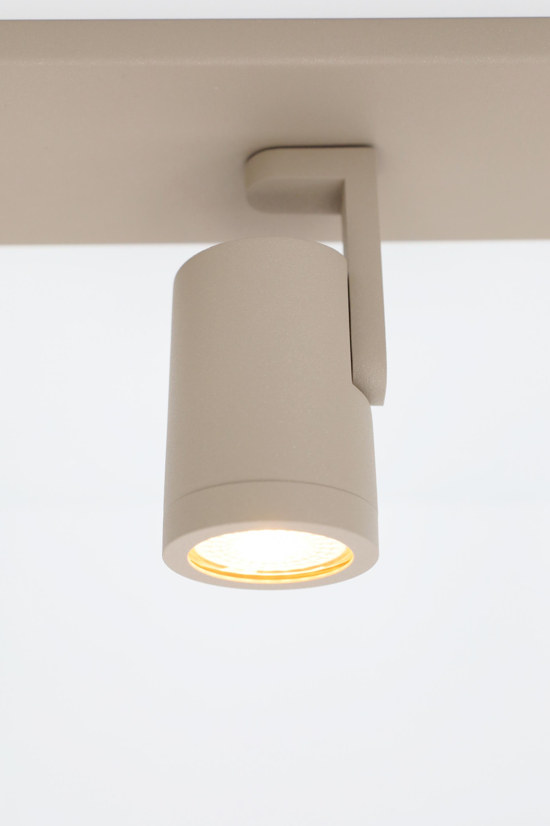 Strakke opbouwspot SCOOP 3-lichts balk | Zand