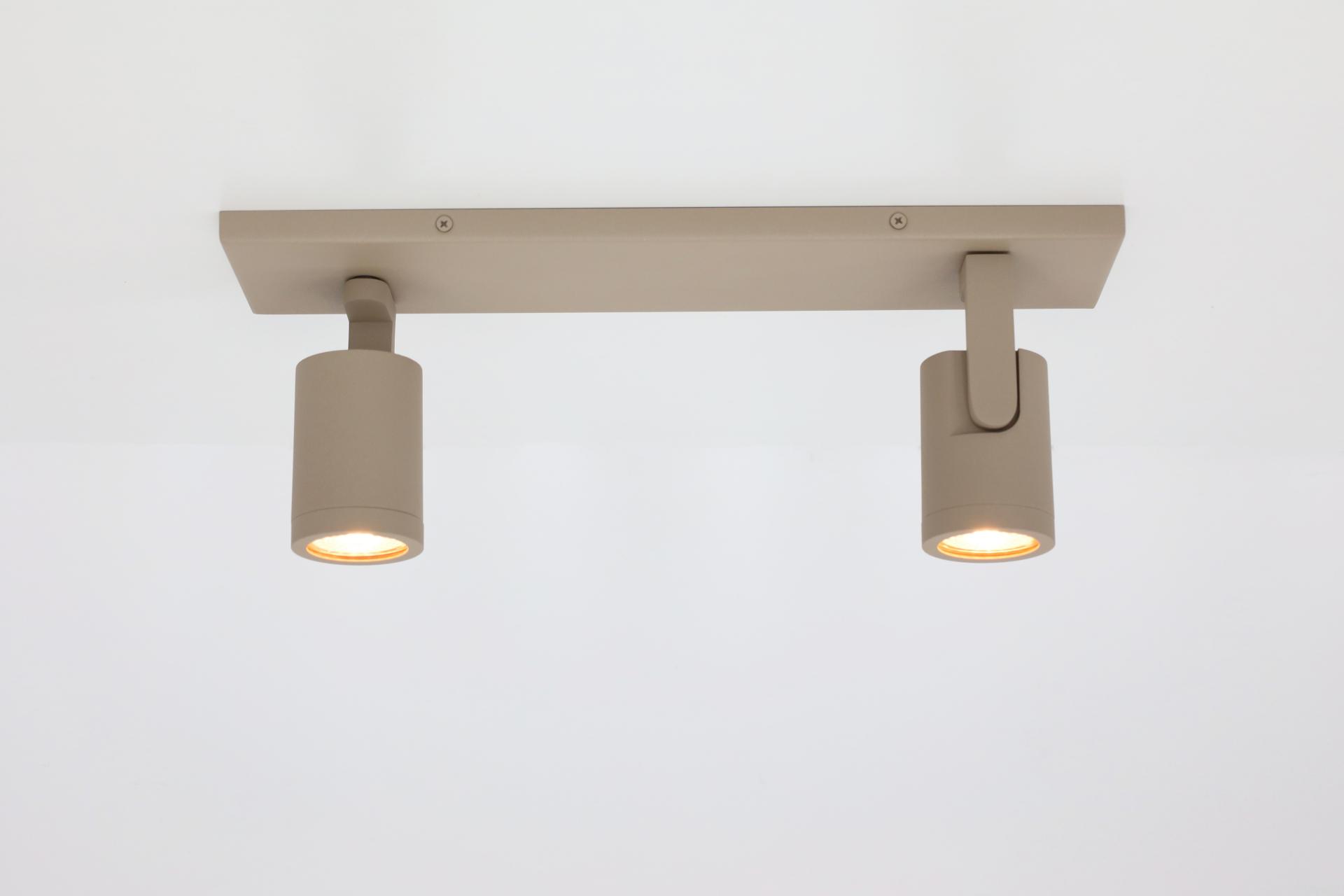 Strakke opbouwspot SCOOP 2-lichts balk | Zand