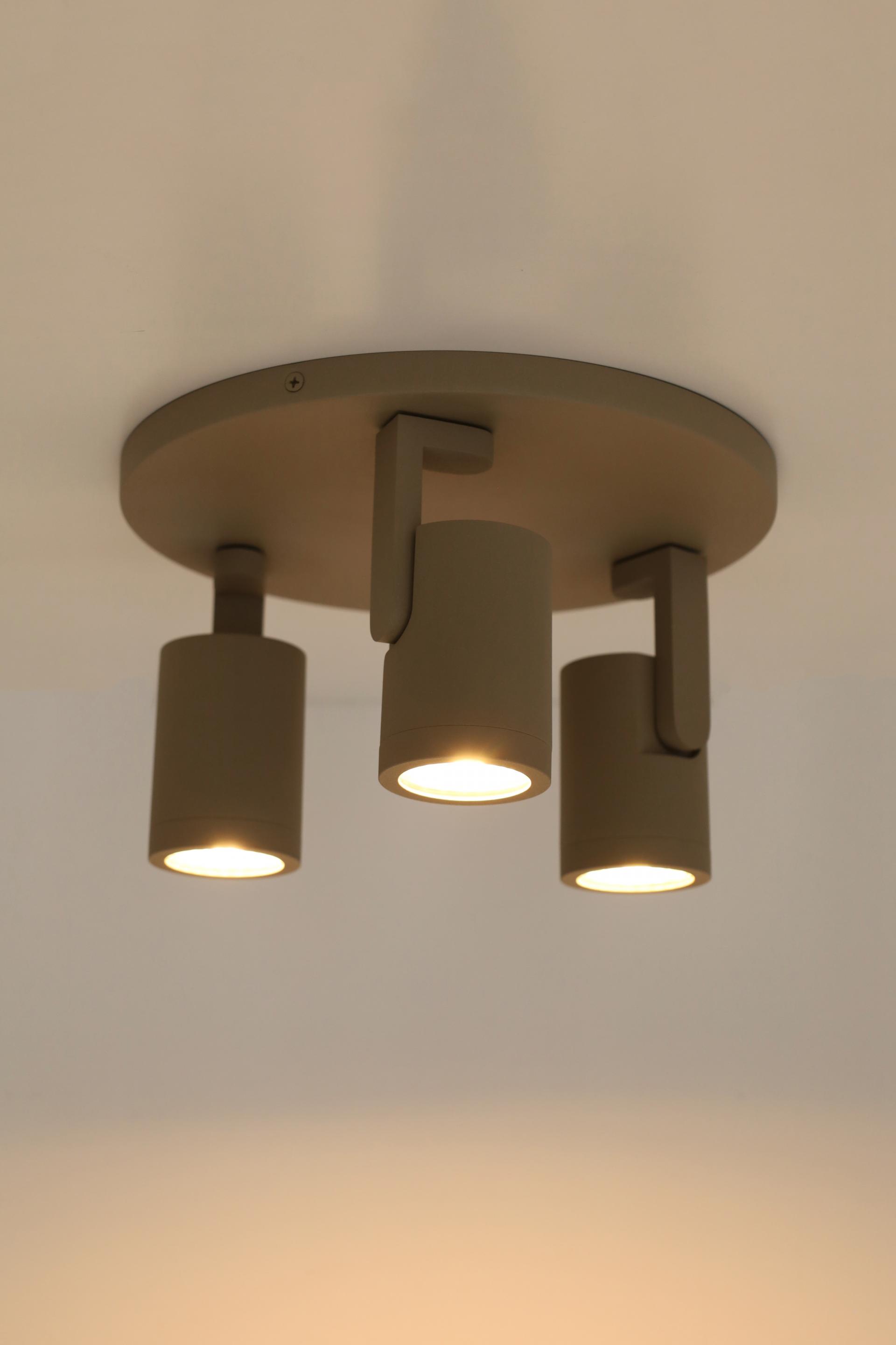 Strakke opbouwspot SCOOP 3-lichts rond | Zand