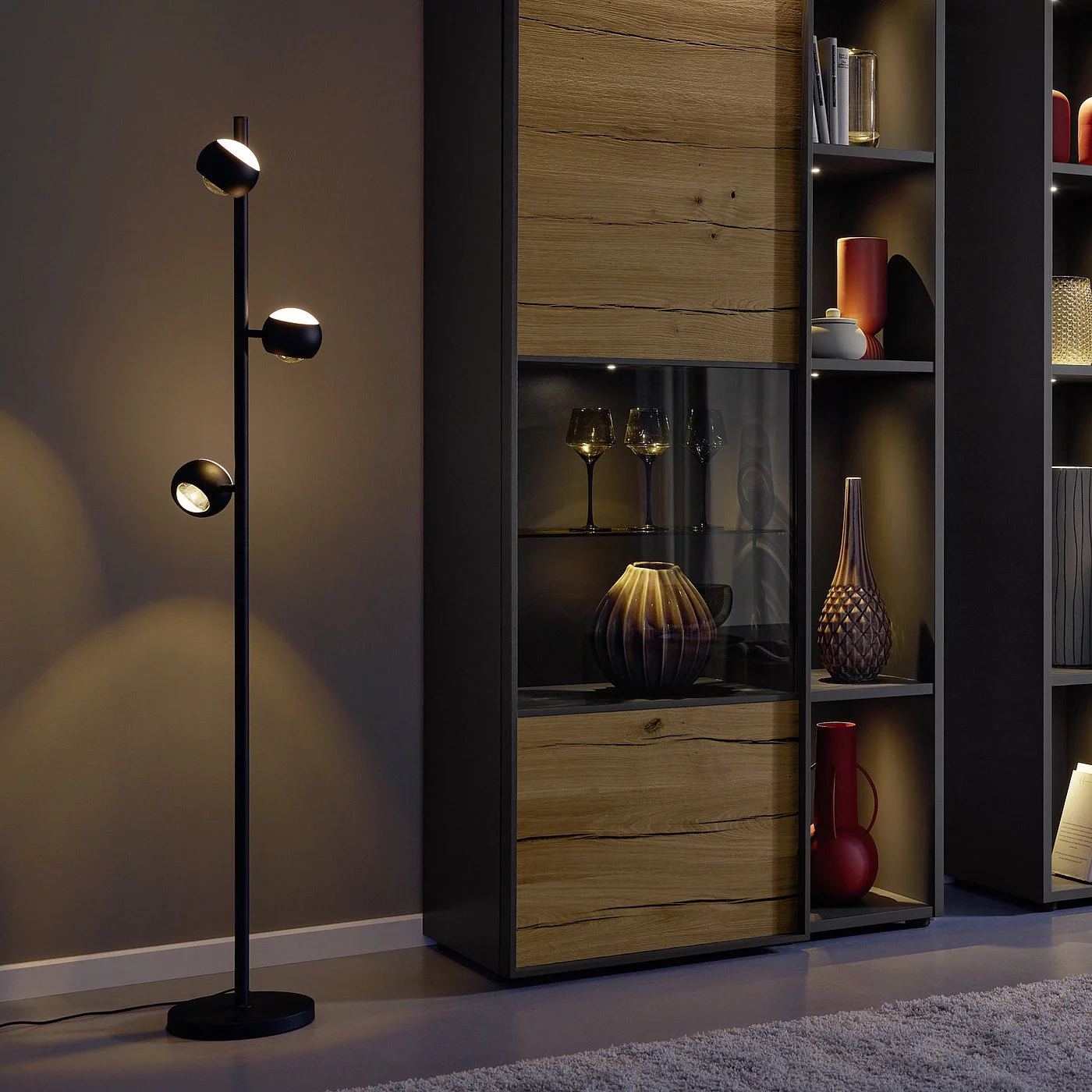 Musterring stijlvolle vloerlamp CANNON 3-lichts | Zwart
