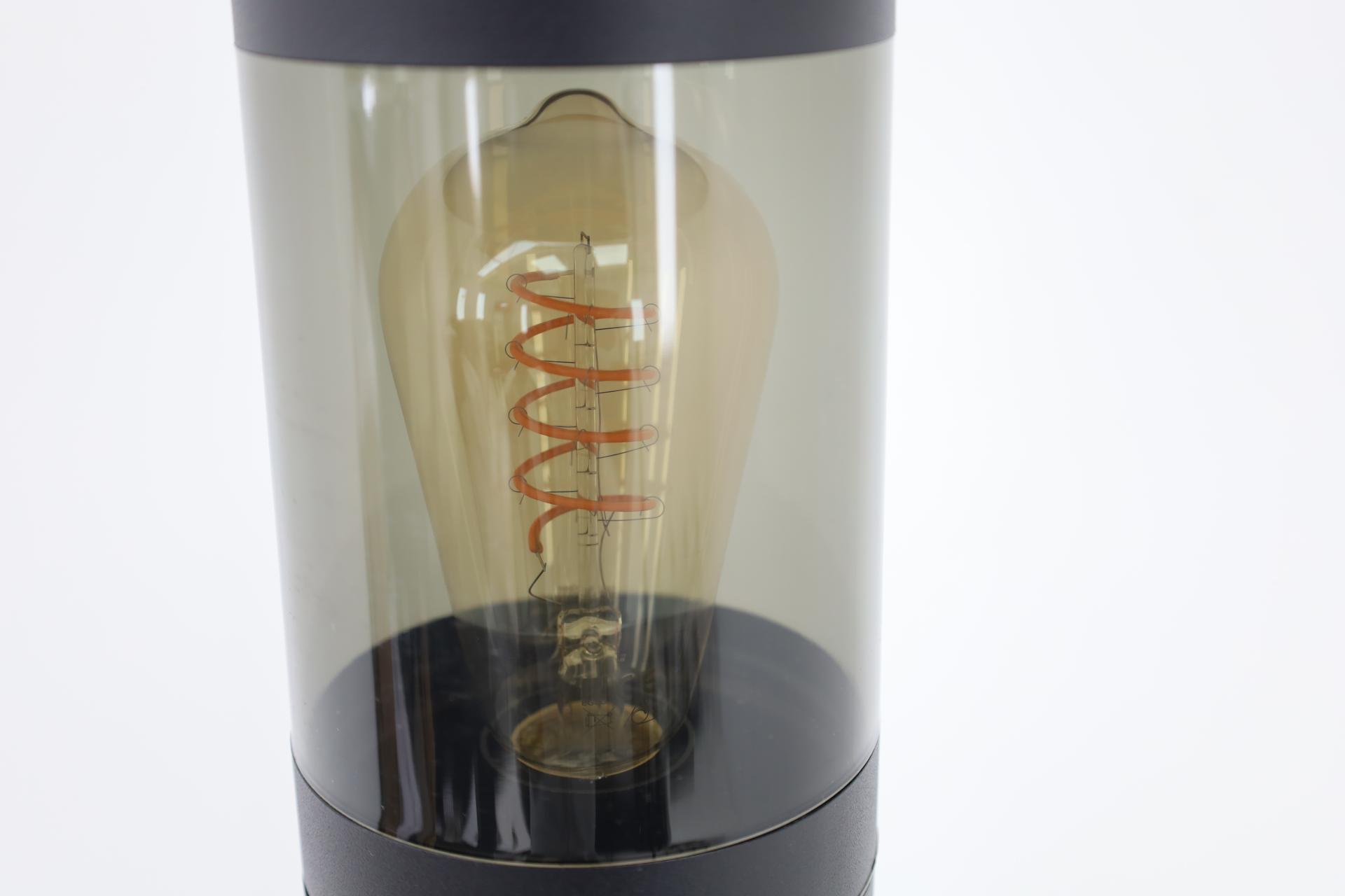 Mat zwarte buitenlamp AUSTIN met smoke kap | Paal 80 cm