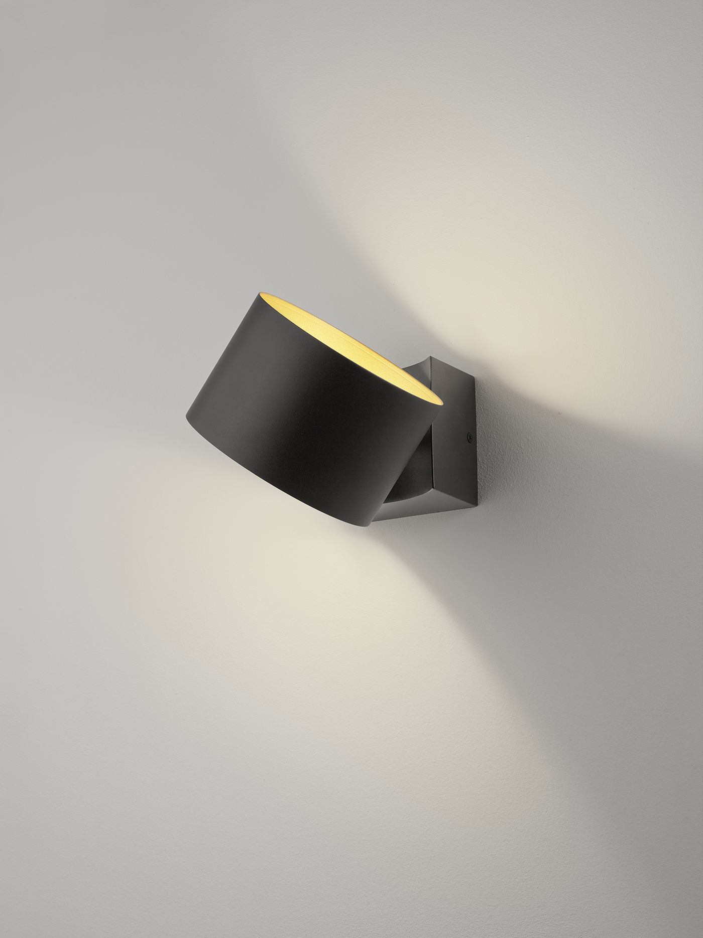 Musterring stijlvolle wandlamp LOOP | Zwart / Goud
